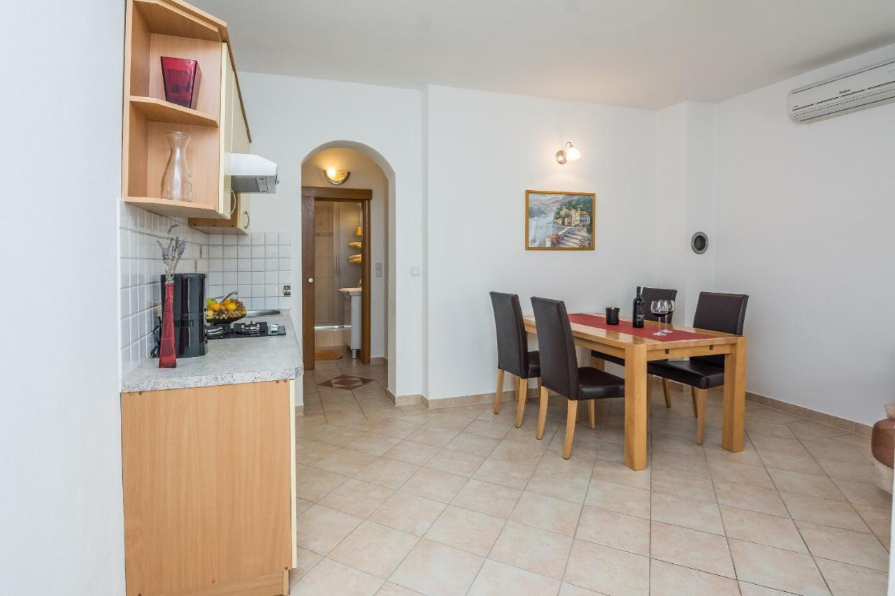 Apartments Sarlija วีร์ ภายนอก รูปภาพ