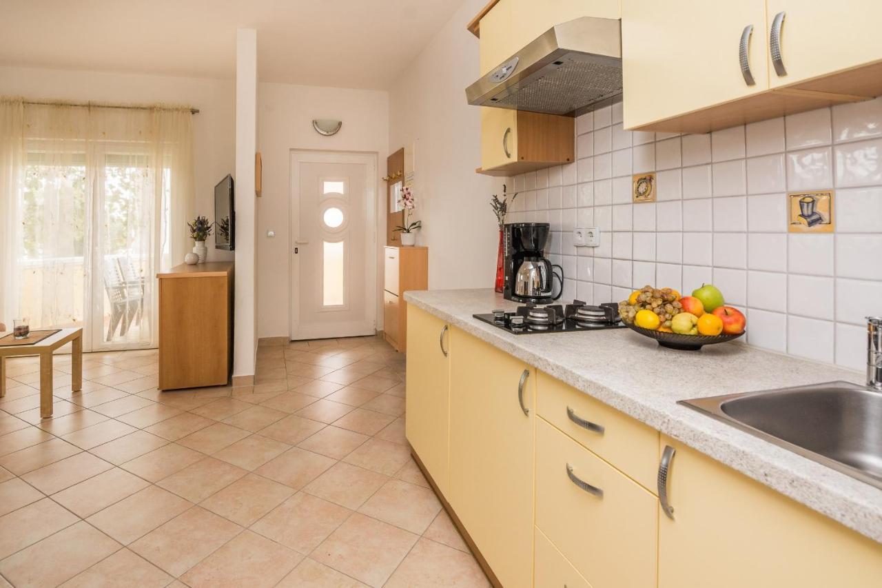 Apartments Sarlija วีร์ ภายนอก รูปภาพ