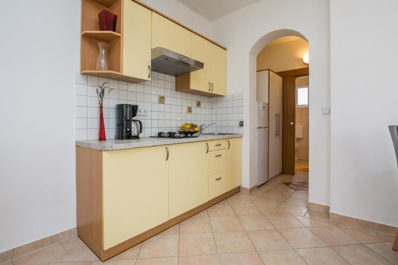 Apartments Sarlija วีร์ ภายนอก รูปภาพ